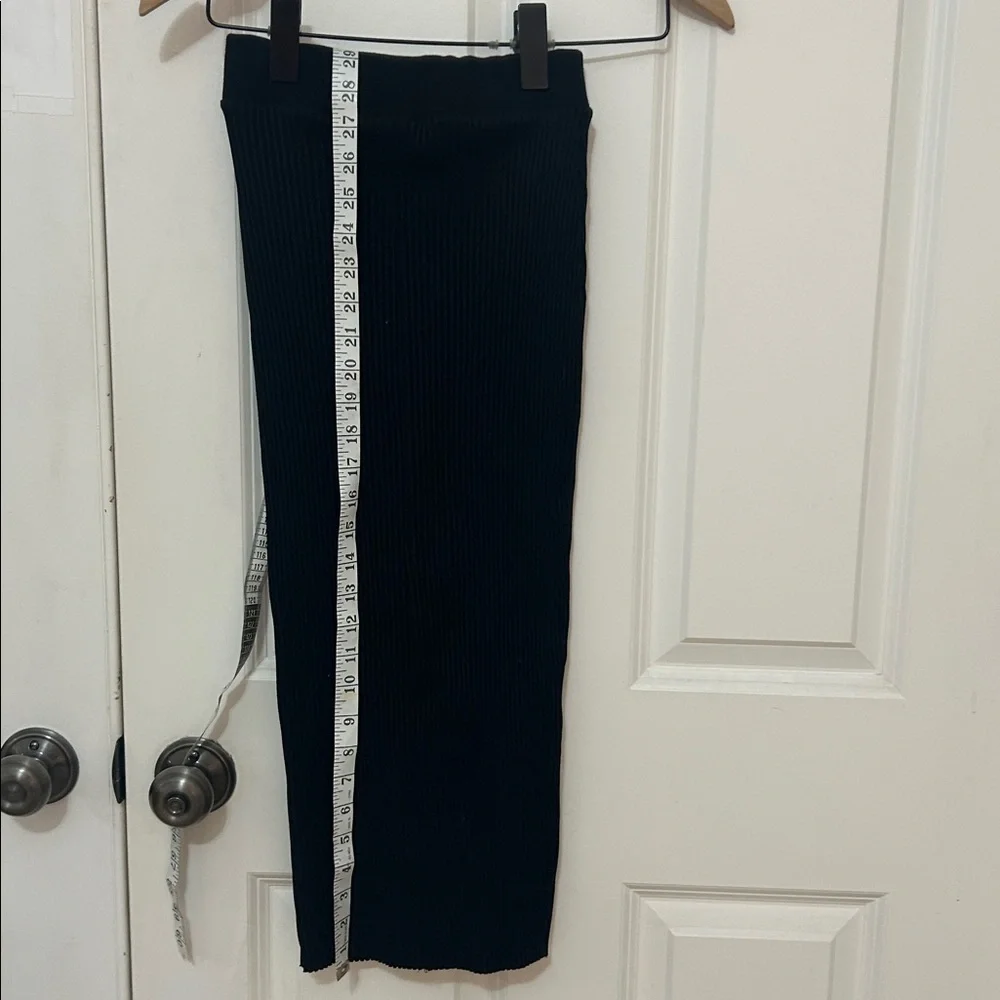 Zara high waisted, ribbed stretchy midi pencil skirt size small black NWT